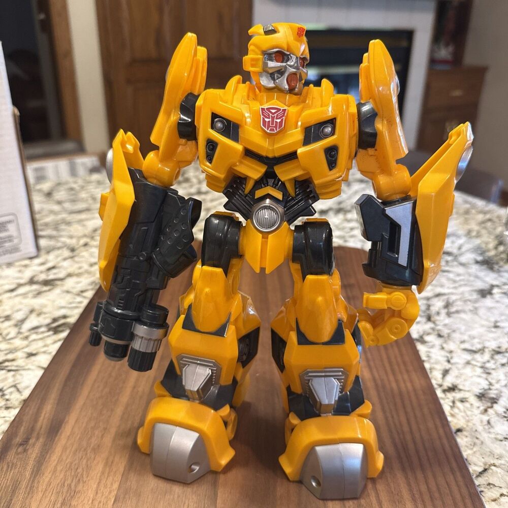 Bumblebee Transformers Talking Action Figure w/ Lights & Sound Hasbro 10" 2009